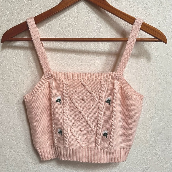 Wild Fable Crop Knit Embroidered Top Size M - Picture 1 of 8